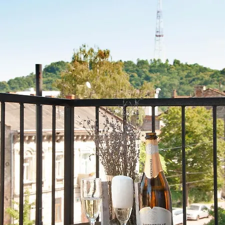 Sweet Avalon Leópolis